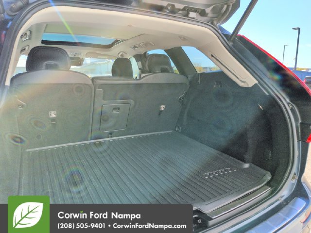 Used 2021 Volvo XC60 T5 Momentum AWD/4WD image 28
