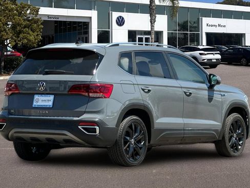 Used 2023 Volkswagen Taos SE w/ Black Wheel Package FWD image 4