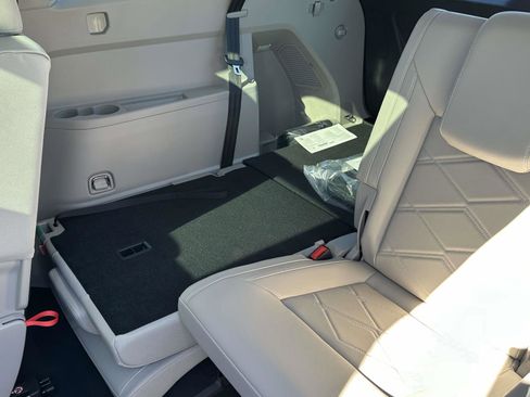 New 2025 Volkswagen Atlas SE image 10