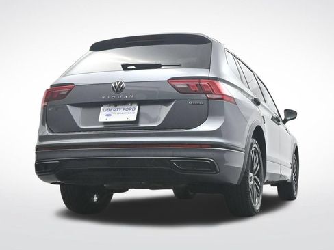 Used 2022 Volkswagen Tiguan SE R-Line AWD/4WD image 42