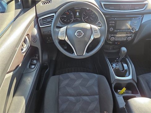 Used 2015 Nissan Rogue SV image 12