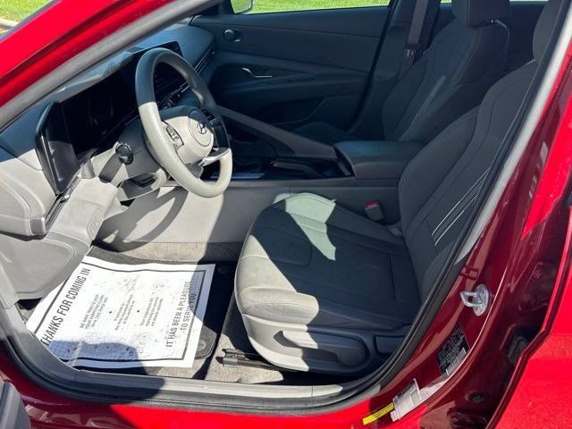 Used 2023 Hyundai Elantra SEL FWD image 13