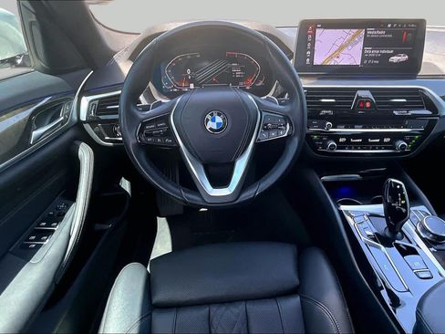 Used 2023 BMW 530i w/ Convenience Package RWD image 5