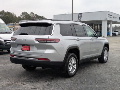 New 2025 Jeep Grand Cherokee L Laredo w/ Luxury Tech Group I image 8
