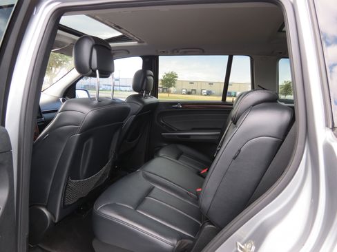Used 2010 Mercedes-Benz GL 450 4MATIC image 30