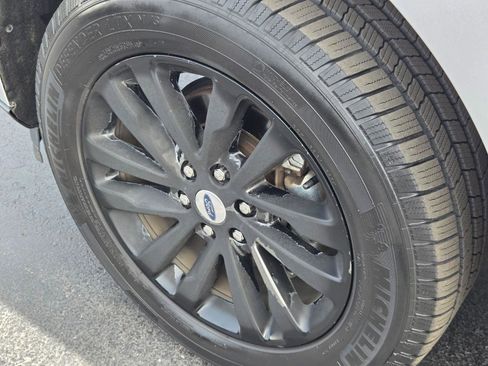 Used 2019 Ford Expedition Max Limited image 10