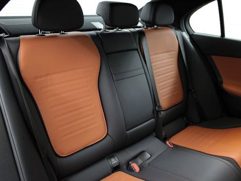 Used 2024 Mercedes-Benz C 300 Sedan image 28