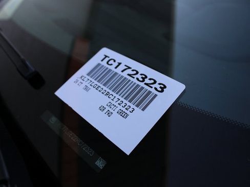 Used 2024 Chevrolet Trax RS w/ Driver Confidence Package image 30