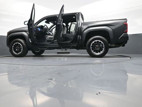 Certified 2025 Toyota Tacoma TRD Off-Road image 49