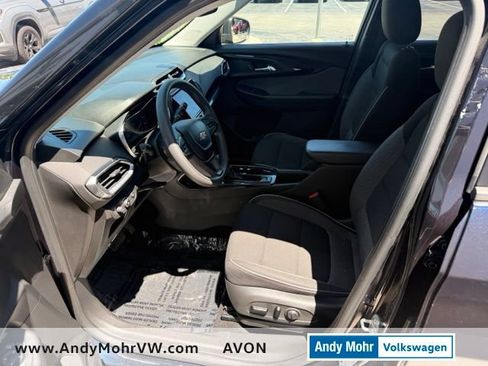 Used 2021 Chevrolet TrailBlazer LT w/ Convenience Package FWD image 14