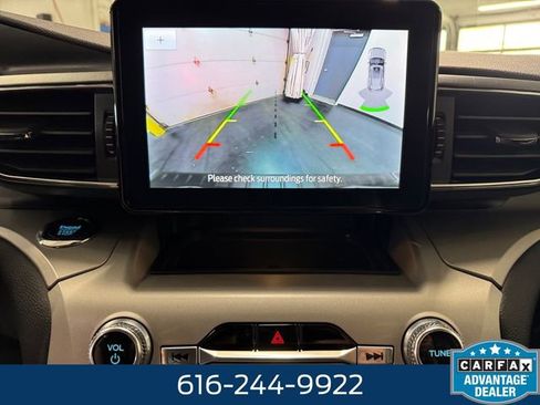 Used 2024 Ford Explorer XLT w/ Equipment Group 202A AWD/4WD image 15
