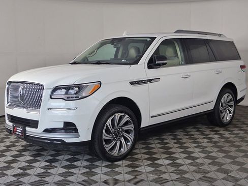 Used 2022 Lincoln Navigator Reserve AWD/4WD image 15