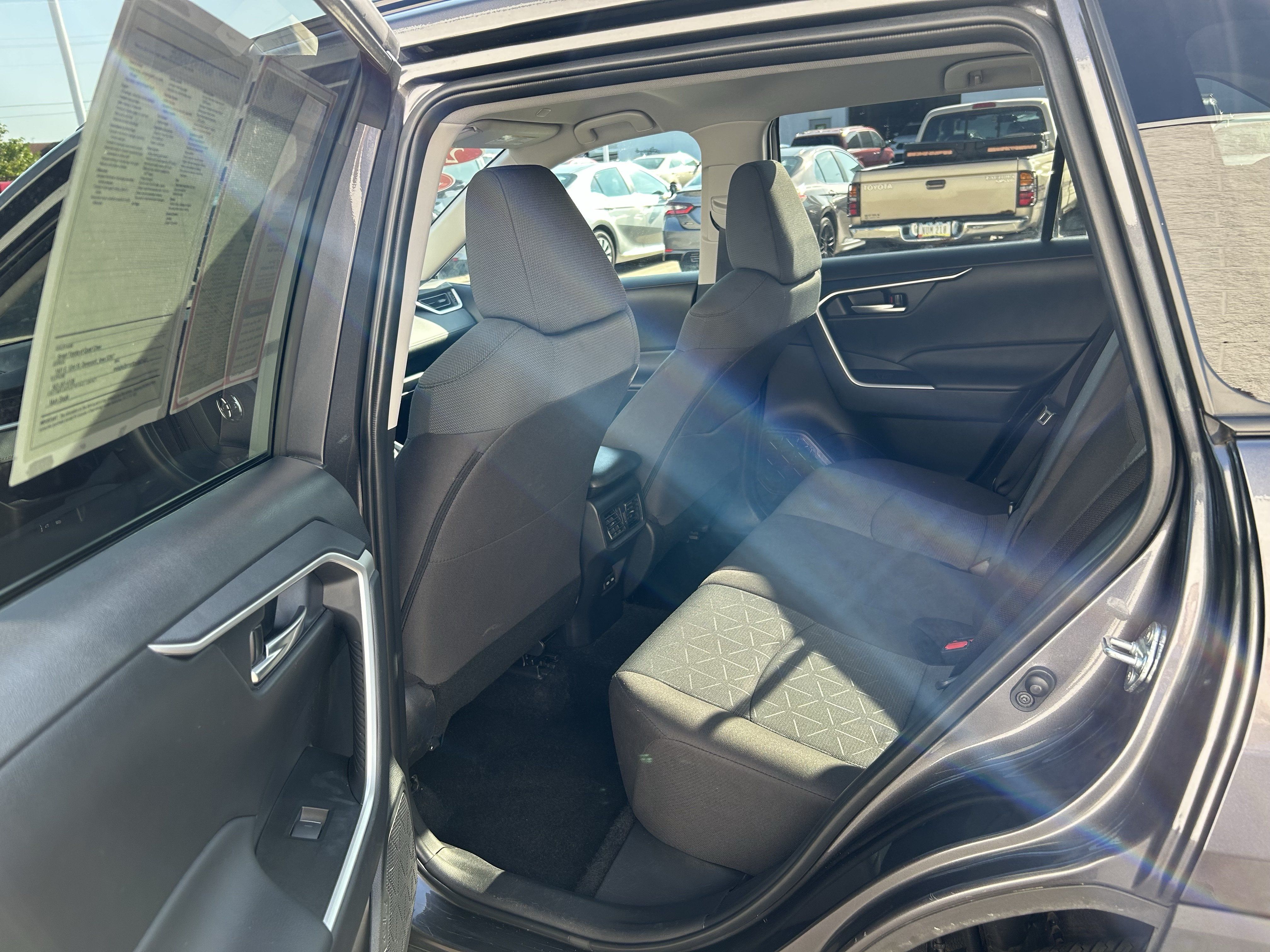 Used 2025 Toyota RAV4 XLE FWD image 17