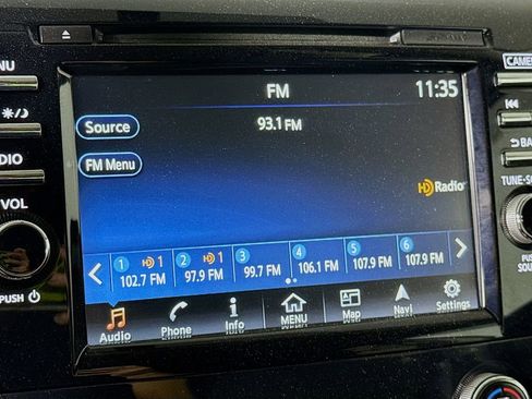 Used 2017 Nissan Murano SV image 5