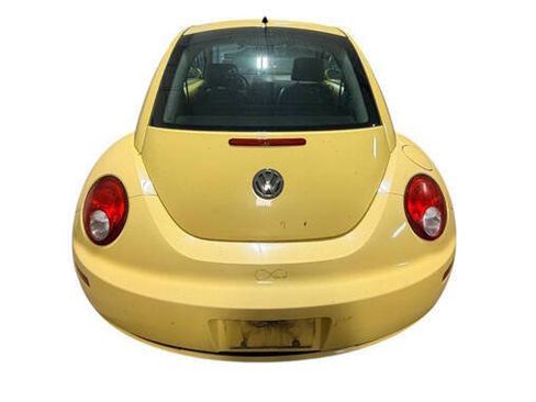 Used 2007 Volkswagen Beetle Coupe FWD image 4