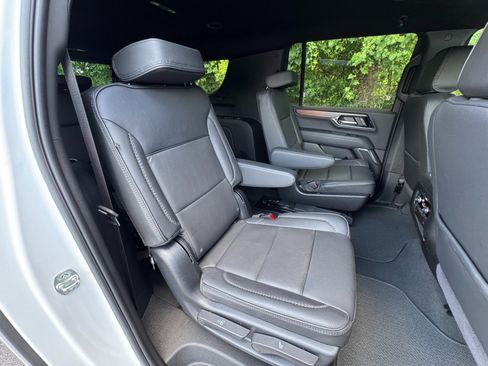 Used 2025 GMC Yukon XL Denali AWD/4WD image 69