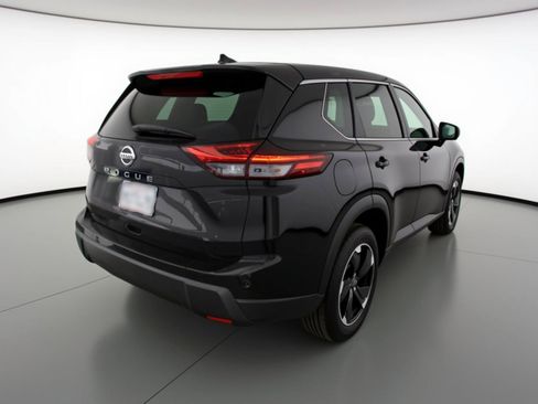 Used 2025 Nissan Rogue SV FWD image 9