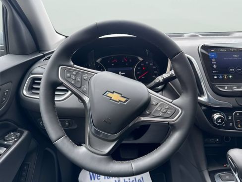 Used 2023 Chevrolet Equinox Premier AWD/4WD image 22