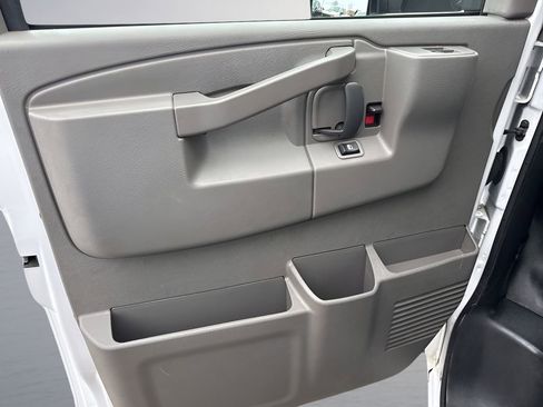 Used 2024 Chevrolet Express 3500 w/ Power Convenience Package RWD image 20