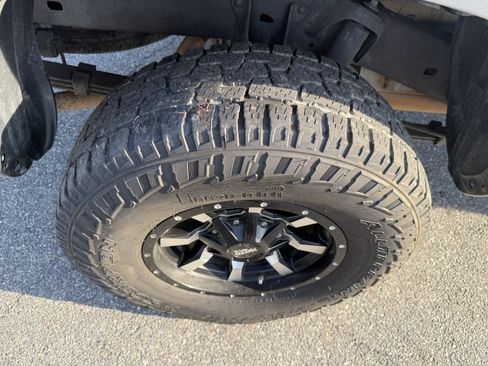Used 2021 Toyota Tacoma SR w/ SR Convenience Package RWD image 25