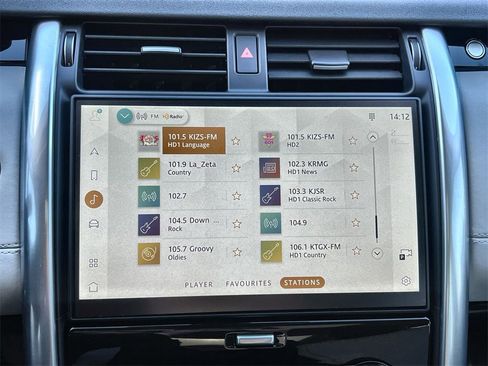 Certified 2025 Land Rover Discovery S image 24