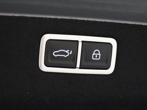 Used 2023 Genesis G70 3.3T w/ Sport Prestige Package RWD image 40