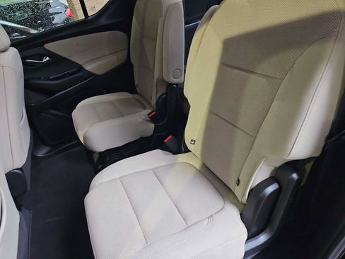 Used 2022 Chevrolet Traverse LT FWD image 36