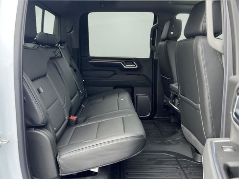 New 2026 GMC Sierra 3500 Denali w/ Technology Package AWD/4WD image 9