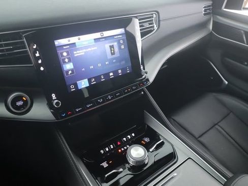 Used 2025 Jeep Wagoneer L Series II w/ Convenience Group I image 28