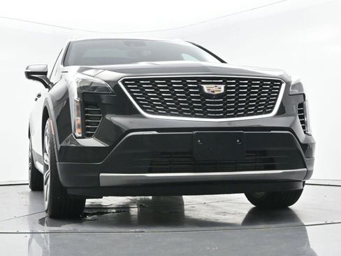 Certified 2022 Cadillac XT4 Premium Luxury w/ Enhanced Visibility Package AWD/4WD image 45