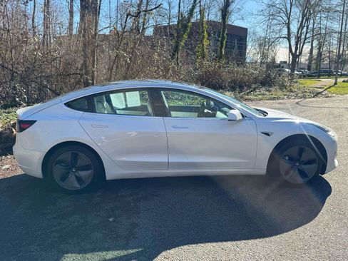 Used 2020 Tesla Model 3 Standard Range Plus image 8