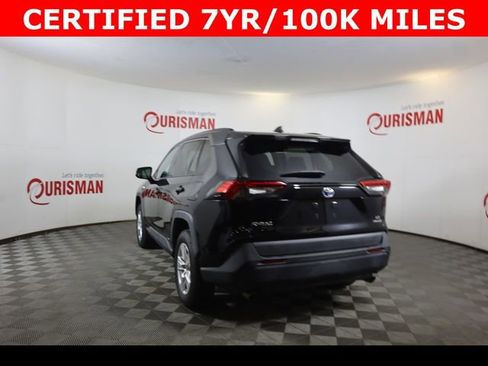 Used 2021 Toyota RAV4 LE image 10