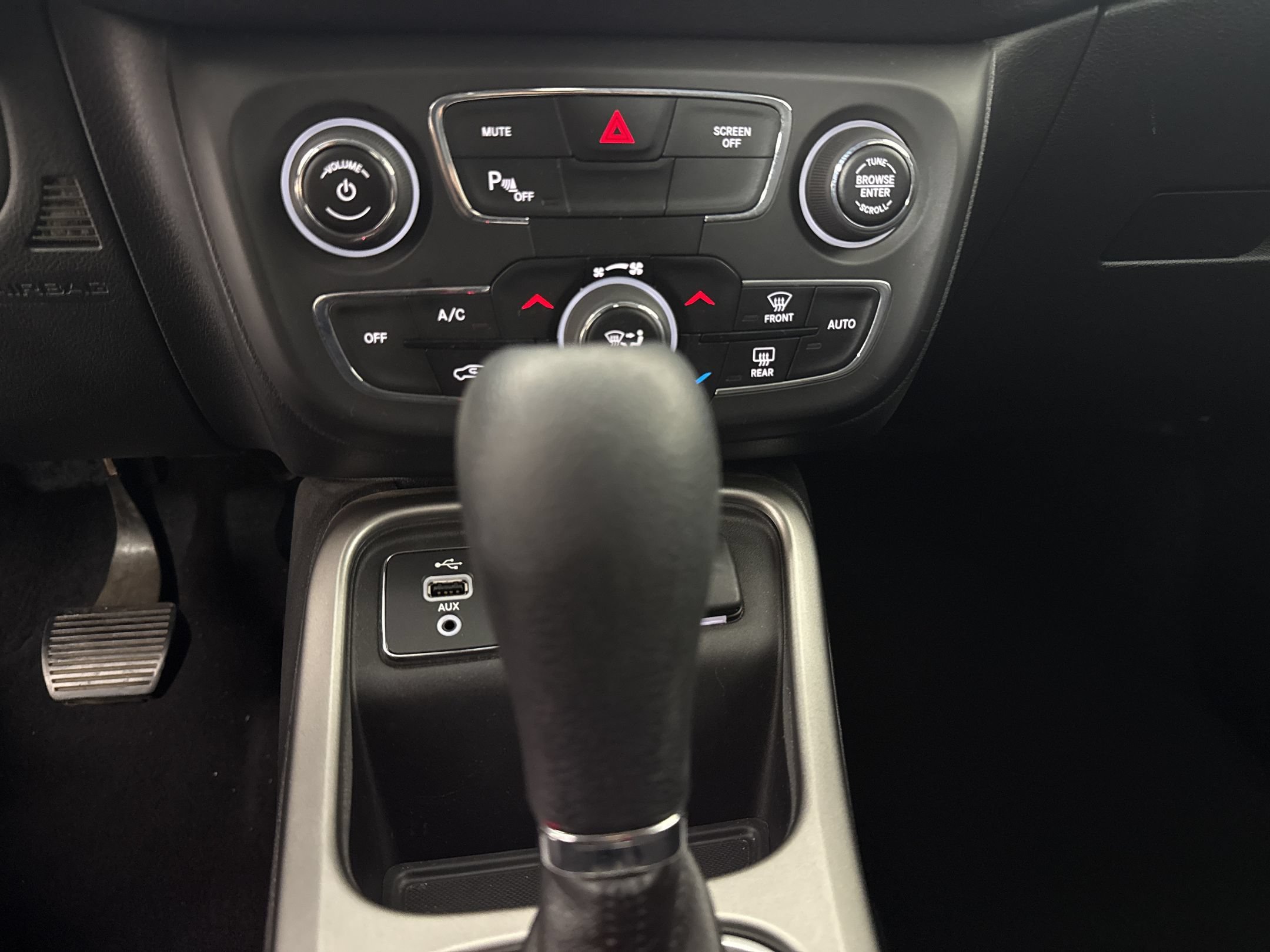 Used 2018 Jeep Compass Sport w/ Tech Group FWD image 17
