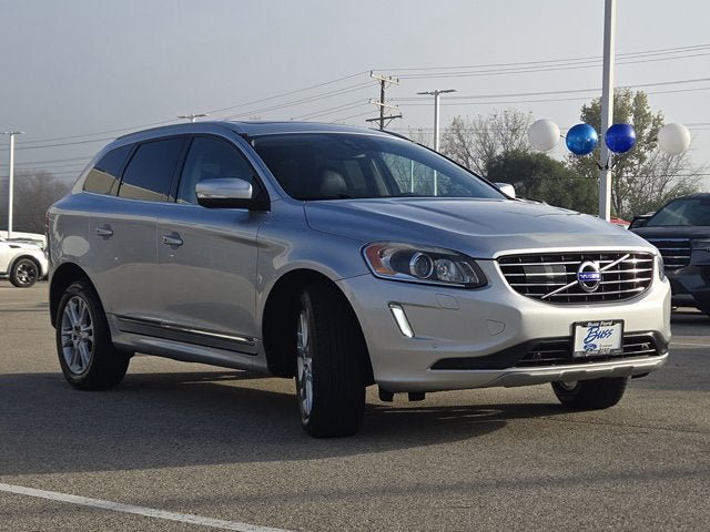 Used 2016 Volvo XC60 T5 Platinum w/ Protection Package AWD/4WD image 4