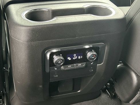 New 2026 GMC Yukon Elevation image 21