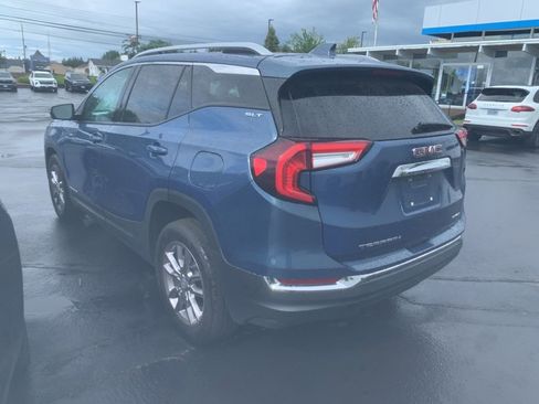 Used 2024 GMC Terrain SLT AWD/4WD image 2