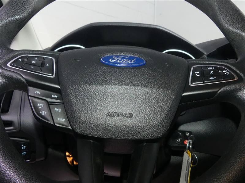 Used 2015 Ford Focus SE w/ Reverse Sensing Package FWD image 30