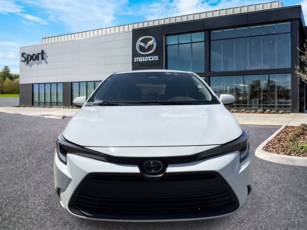 Used 2023 Toyota Corolla LE FWD image 9