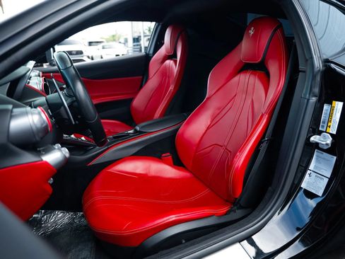 Used 2019 Ferrari 812 Superfast RWD image 14