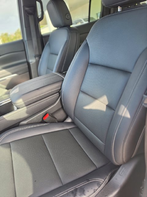 Used 2026 Chevrolet Traverse LT FWD image 15