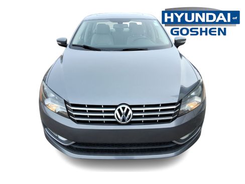 Used 2013 Volkswagen Passat TDI SEL Premium image 2