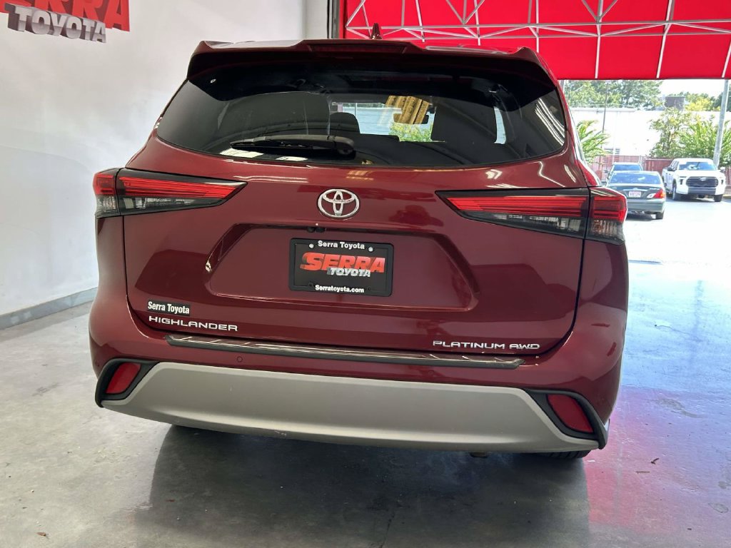 Used 2021 Toyota Highlander Platinum AWD/4WD image 4