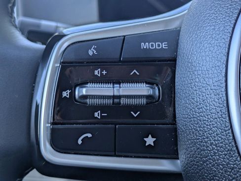 Used 2025 Kia Sorento SX FWD image 26