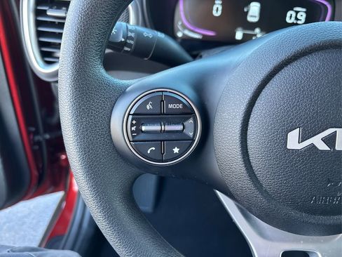 Certified 2025 Kia Soul LX image 30