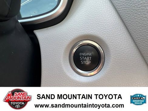 Used 2024 Toyota Corolla SE FWD image 17