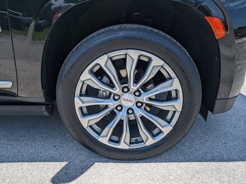 Used 2023 GMC Yukon Denali RWD image 11