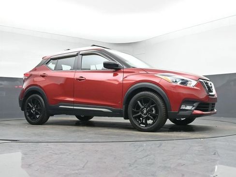Used 2020 Nissan Kicks SR w/ SR Premium Package image 27