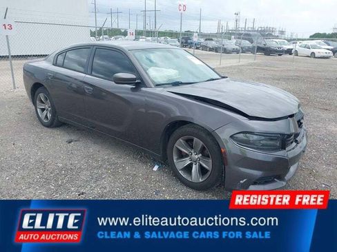 Used 2016 Dodge Charger SXT RWD image 1