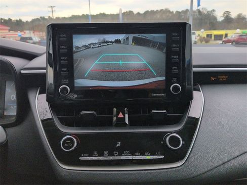 Used 2022 Toyota Corolla LE image 23