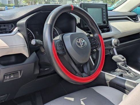 Used 2021 Toyota RAV4 XLE image 10